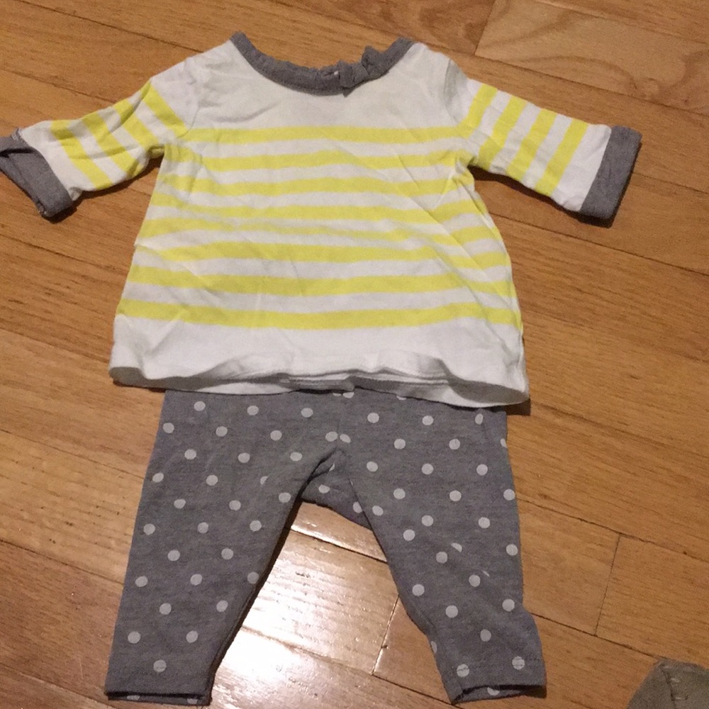 Girl’s Infant Outfit
